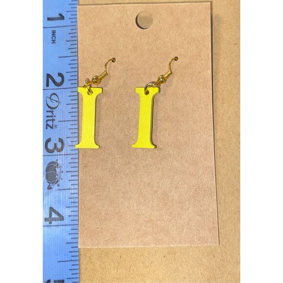 ☀️3/$12☀️ Letter “I” Wood Earrings (Green) - Picture 2 of 4
